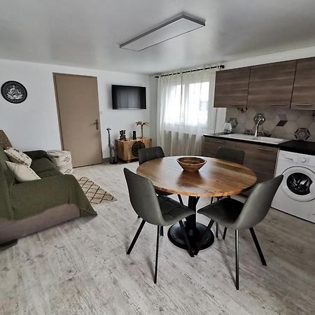Gite - Chambres D'Hotes La Belle Helene Bressuire Extérieur photo
