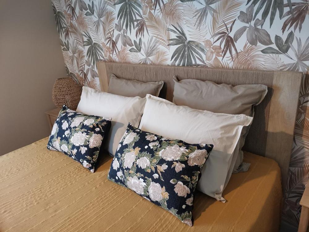 Gite - Chambres D'Hotes La Belle Helene Bressuire Extérieur photo